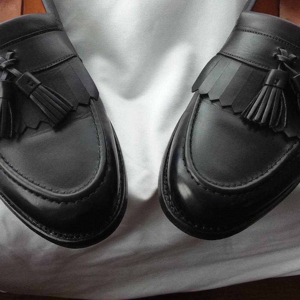 Allen Edmonds Black Newport Loafer Men's Shoes - Picture 5 of 7